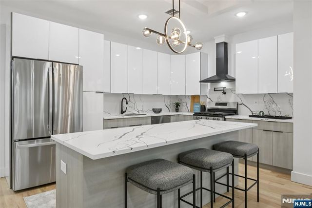 78 Beacon Avenue 2, Jersey City, NJ 07306