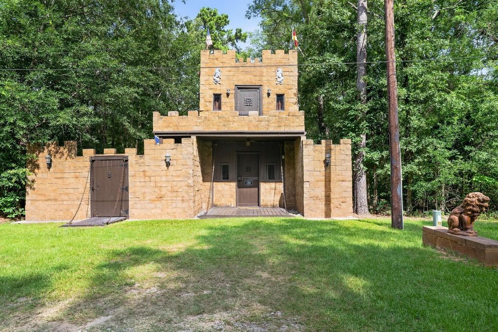 145 Norfolk, Livingston, TX 77351