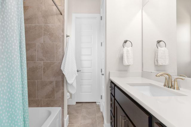 208 Rosetta LOOP, Liberty Hill, TX 78642