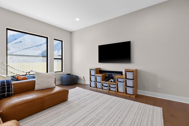 208 Rosetta LOOP, Liberty Hill, TX 78642