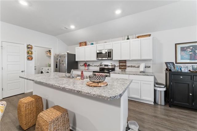 7901 SE 6th Street, Blue Springs, MO 64014