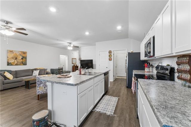 7901 SE 6th Street, Blue Springs, MO 64014