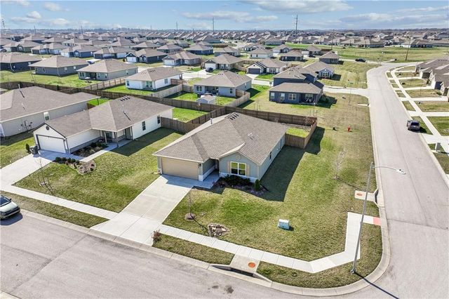 7901 SE 6th Street, Blue Springs, MO 64014