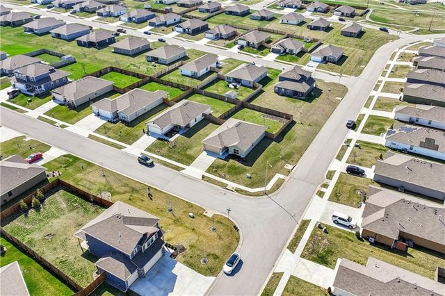 7901 SE 6th Street, Blue Springs, MO 64014