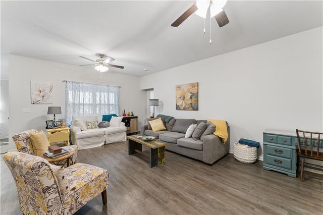 7901 SE 6th Street, Blue Springs, MO 64014