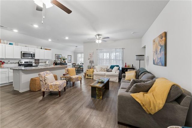 7901 SE 6th Street, Blue Springs, MO 64014