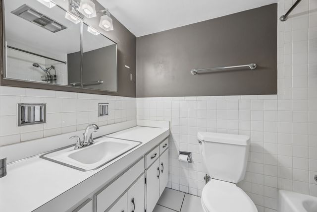 1139 Leavitt Avenue 305, Flossmoor, IL 60422