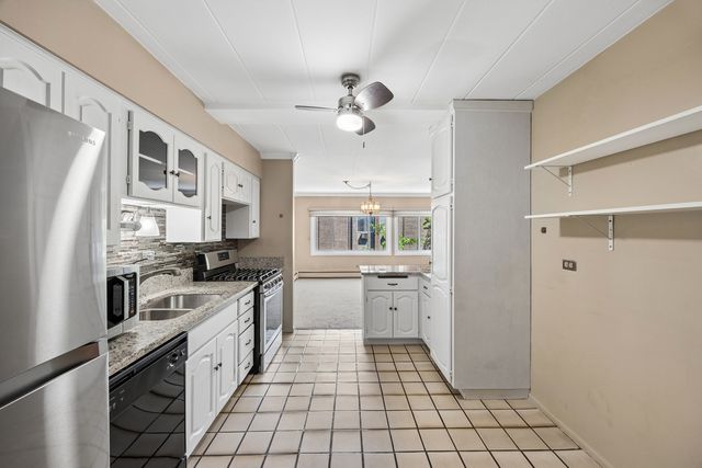 1139 Leavitt Avenue 305, Flossmoor, IL 60422
