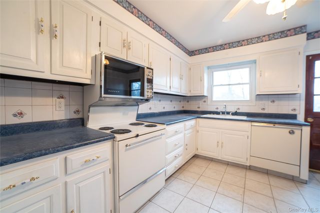 102 Burke Court, Buchanan, NY 10511