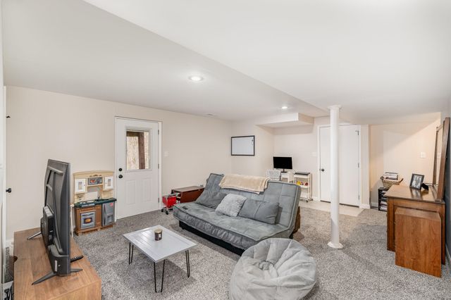 910 Hillview Road, Alexandria, KY 41001