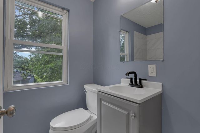 588 S Waverly Street, Columbus, OH 43213