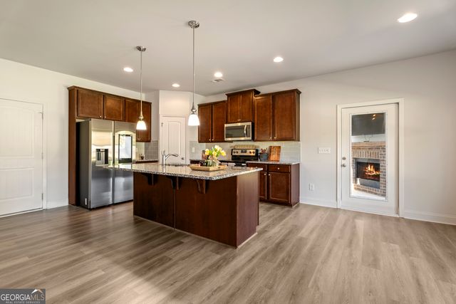 6376 SPRING COVE Drive, Flowery Branch, GA 30542