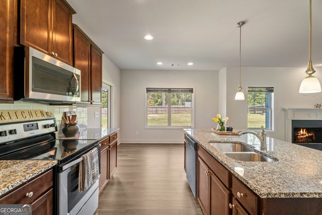 6376 SPRING COVE Drive, Flowery Branch, GA 30542