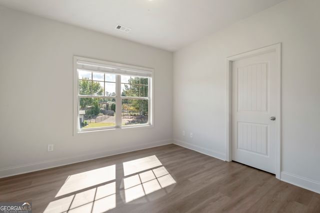 6376 SPRING COVE Drive, Flowery Branch, GA 30542