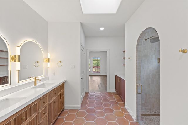 1025 Sunset Canyon DR N, Dripping Springs, TX 78620