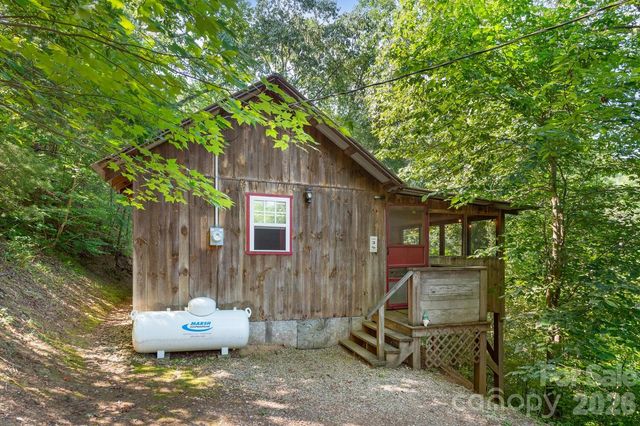 286 Rebel Drive, Hot Springs, NC 28743