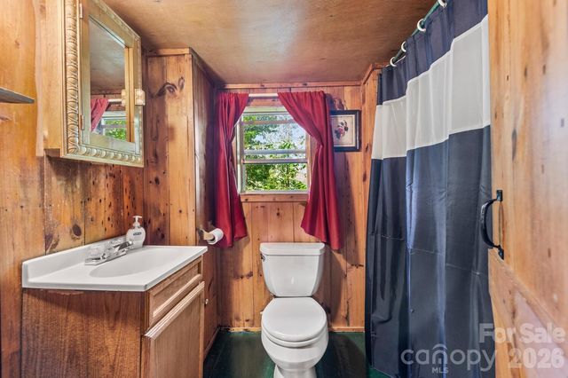 286 Rebel Drive, Hot Springs, NC 28743