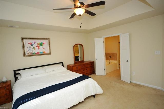 620 Foster LN, Virginia Beach, VA 23451