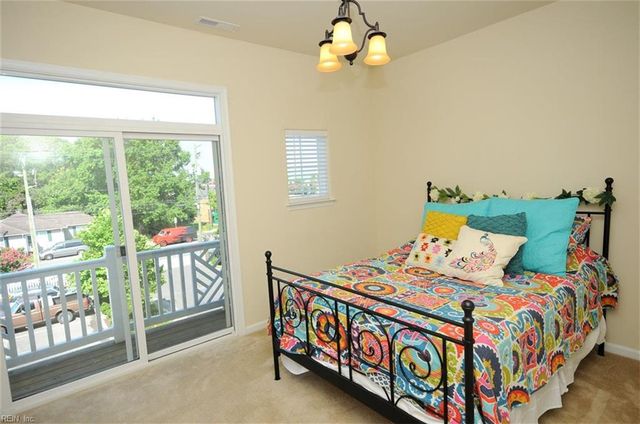 620 Foster LN, Virginia Beach, VA 23451