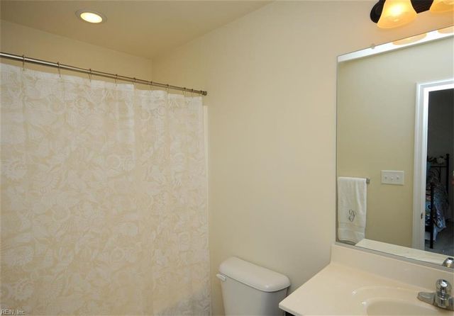 620 Foster LN, Virginia Beach, VA 23451