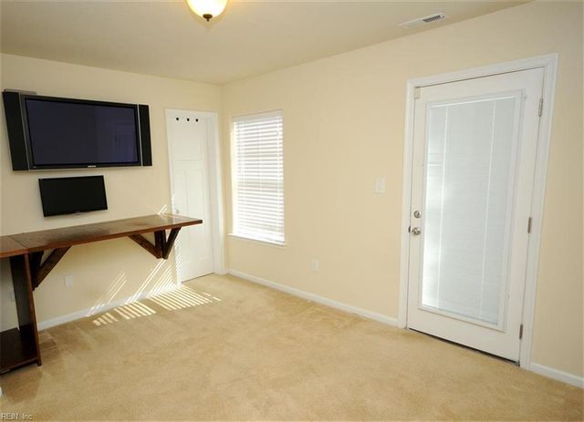 620 Foster LN, Virginia Beach, VA 23451