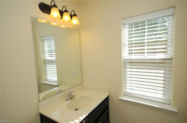 620 Foster LN, Virginia Beach, VA 23451