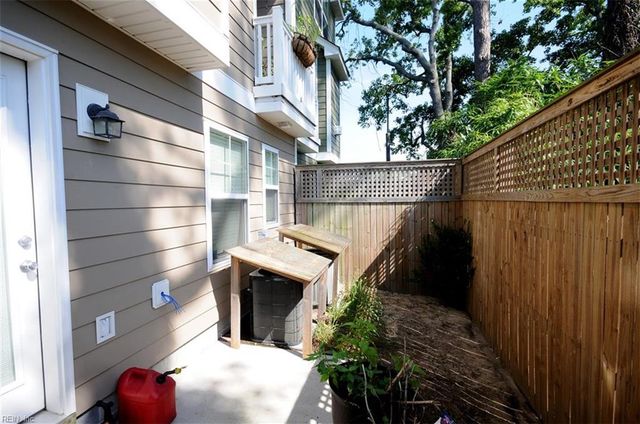 620 Foster LN, Virginia Beach, VA 23451