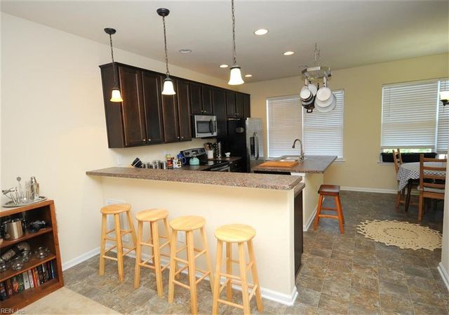 620 Foster LN, Virginia Beach, VA 23451