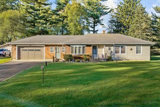 W6326 County Road P, Pardeeville, WI 53954