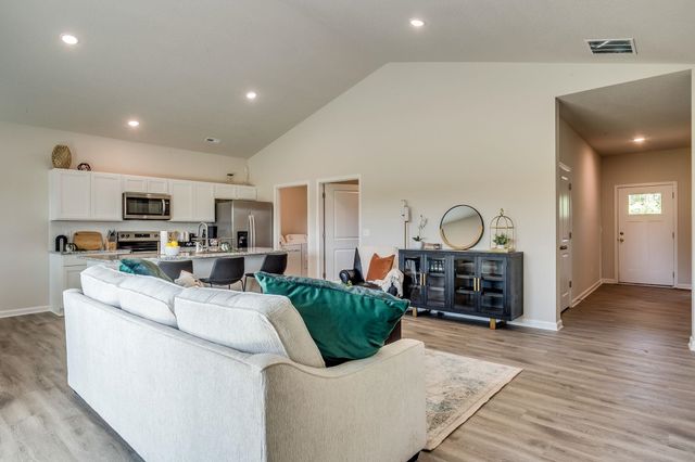 931 N Forestview St, Wichita, KS 67235