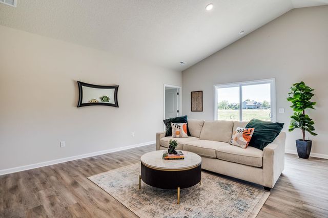 931 N Forestview St, Wichita, KS 67235