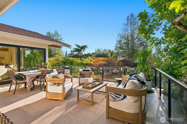 9127 NE 36th Street, Yarrow Point, WA 98004