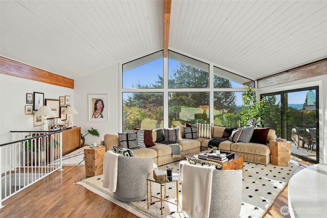 9127 NE 36th Street, Yarrow Point, WA 98004