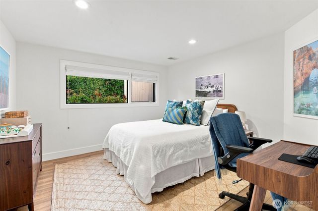 9127 NE 36th Street, Yarrow Point, WA 98004
