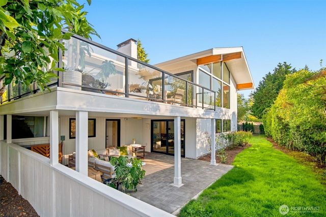 9127 NE 36th Street, Yarrow Point, WA 98004