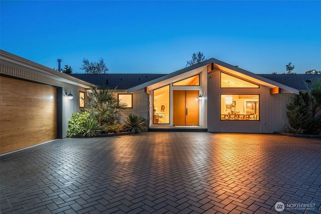 9127 NE 36th Street, Yarrow Point, WA 98004