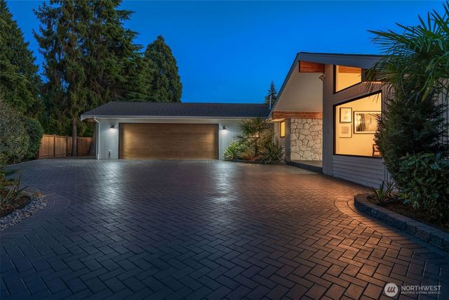 9127 NE 36th Street, Yarrow Point, WA 98004