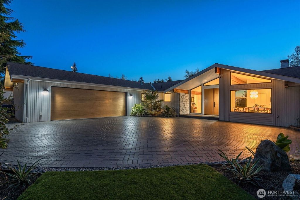 9127 NE 36th Street, Yarrow Point, WA 98004