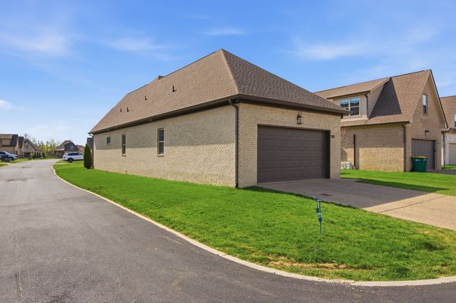 2036 Kestrel Ln, Spring Hill, TN 37174