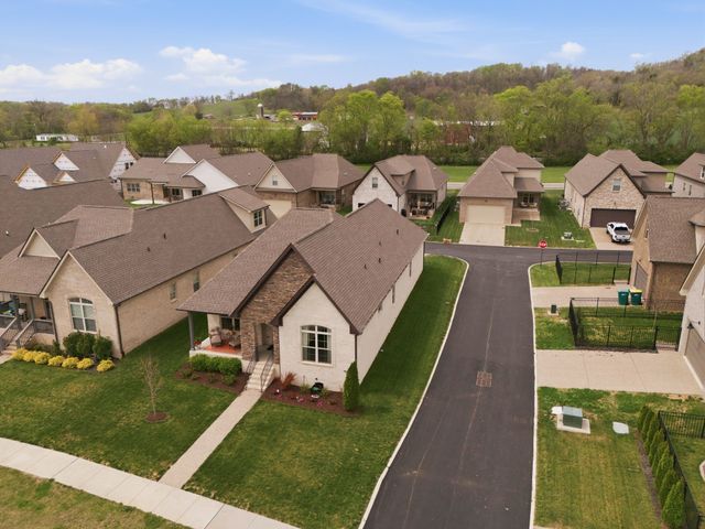 2036 Kestrel Ln, Spring Hill, TN 37174