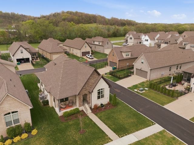 2036 Kestrel Ln, Spring Hill, TN 37174