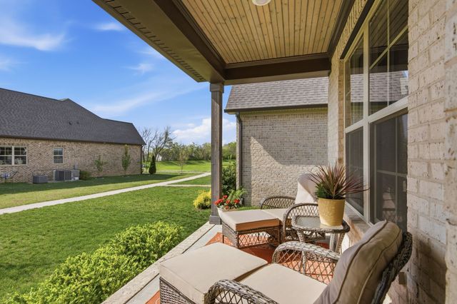 2036 Kestrel Ln, Spring Hill, TN 37174