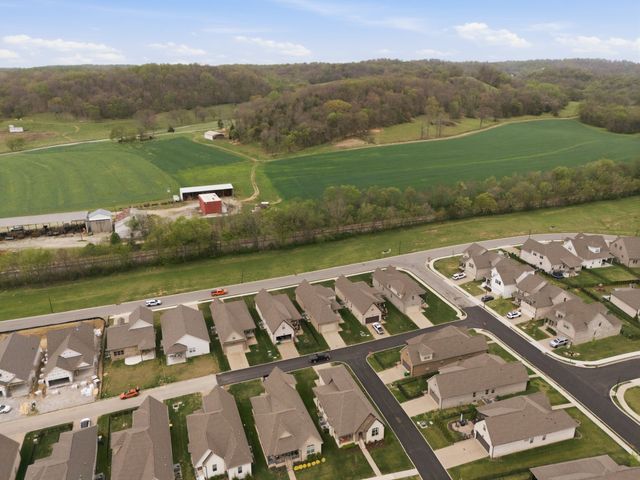 2036 Kestrel Ln, Spring Hill, TN 37174
