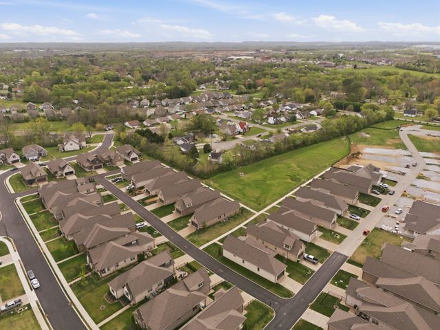 2036 Kestrel Ln, Spring Hill, TN 37174