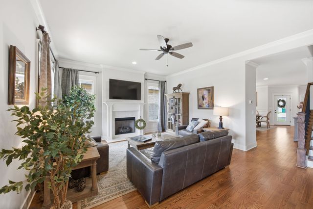 2036 Kestrel Ln, Spring Hill, TN 37174