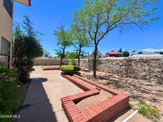 11670 RUFUS BRIJALBA Drive, El Paso, TX 79936