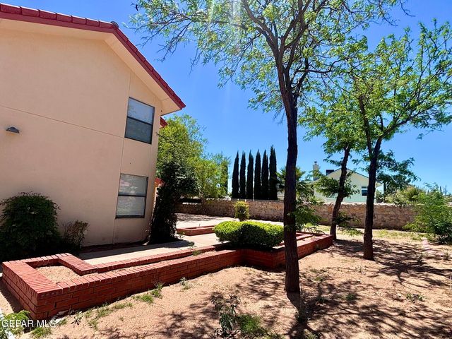 11670 RUFUS BRIJALBA Drive, El Paso, TX 79936