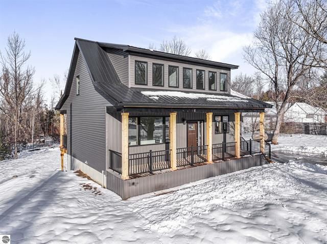 1713 Vanderlip Road, Traverse City, MI 49686