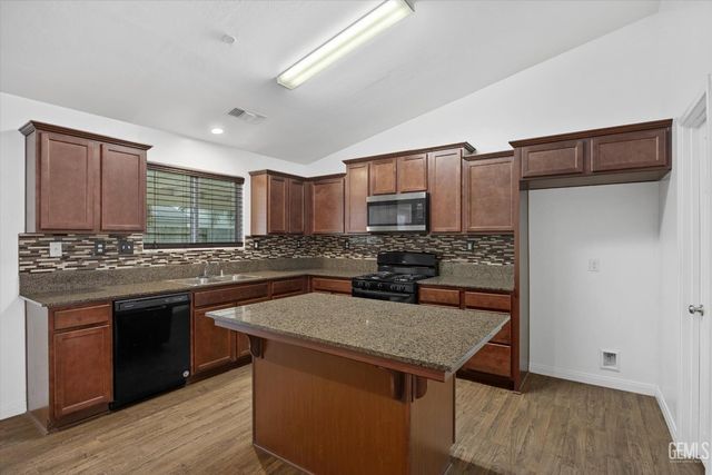 5301 Baja Drive, Bakersfield, CA 93307