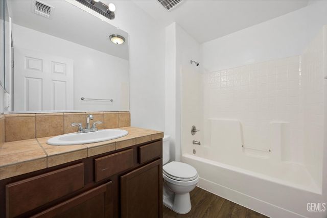 5301 Baja Drive, Bakersfield, CA 93307